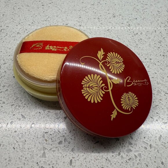 Besame Cosmetics Brightening Vanilla Face Powder - Picture 5 of 8